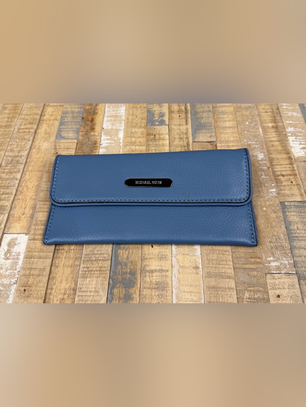 Michael Kors Denim Blue Pebbled Leather Clutch Wallet - Picture 2 of 6